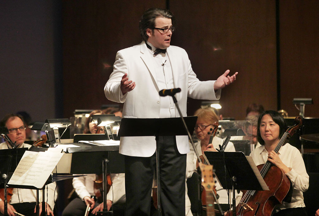 Martin MacDonald leading a Windsor Symphony concert earlier this year (Dan Janisse/Windsor Star photo).