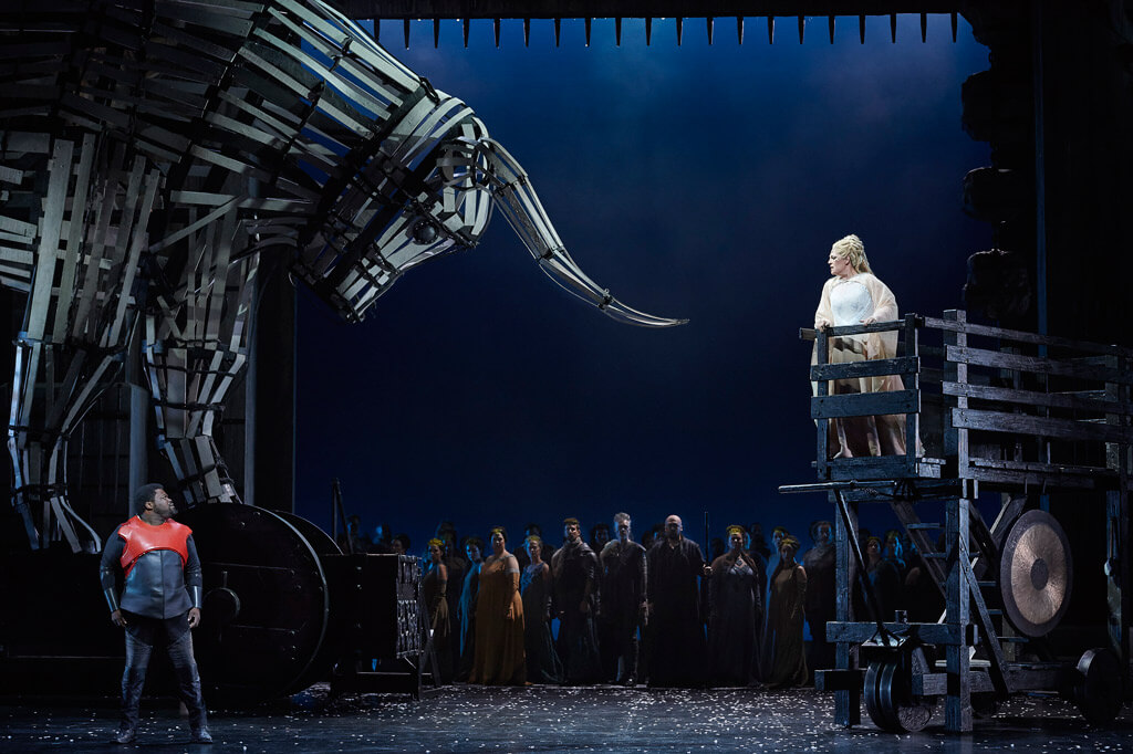 Canadian Opera Company production of Norma, 2016, (Photo: Michael Cooper)