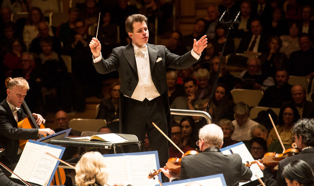 Jakub Hrůša, TSO (Photo: Jag Gundu)