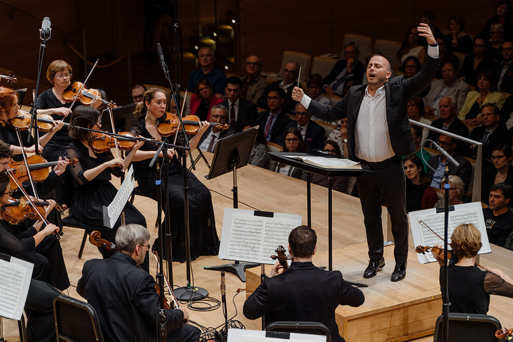 Yannick Nézet-Séguin and the Orchestre Métropolitain perform on September 7, 2017 at Maison symphonique. (Photo: François Goupil)
