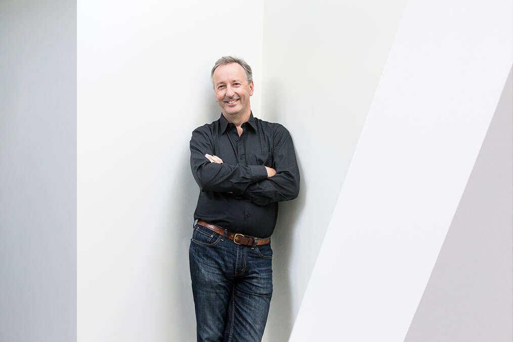 Paul Agnew, ténor et directeur musical des Arts Florissants, qui seront à la salle Bourgie le 4 octobre. (Crédit photo: Oscar Ortega)