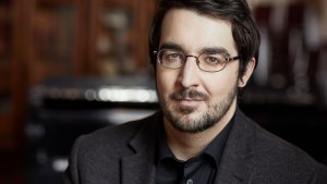 Charles Richard-Hamelin jouera le troisième Concerto de Prokofiev avec l'OSM sous la direction de Vasily Petrenko. (Crédit photo: Elizabeth Delage).