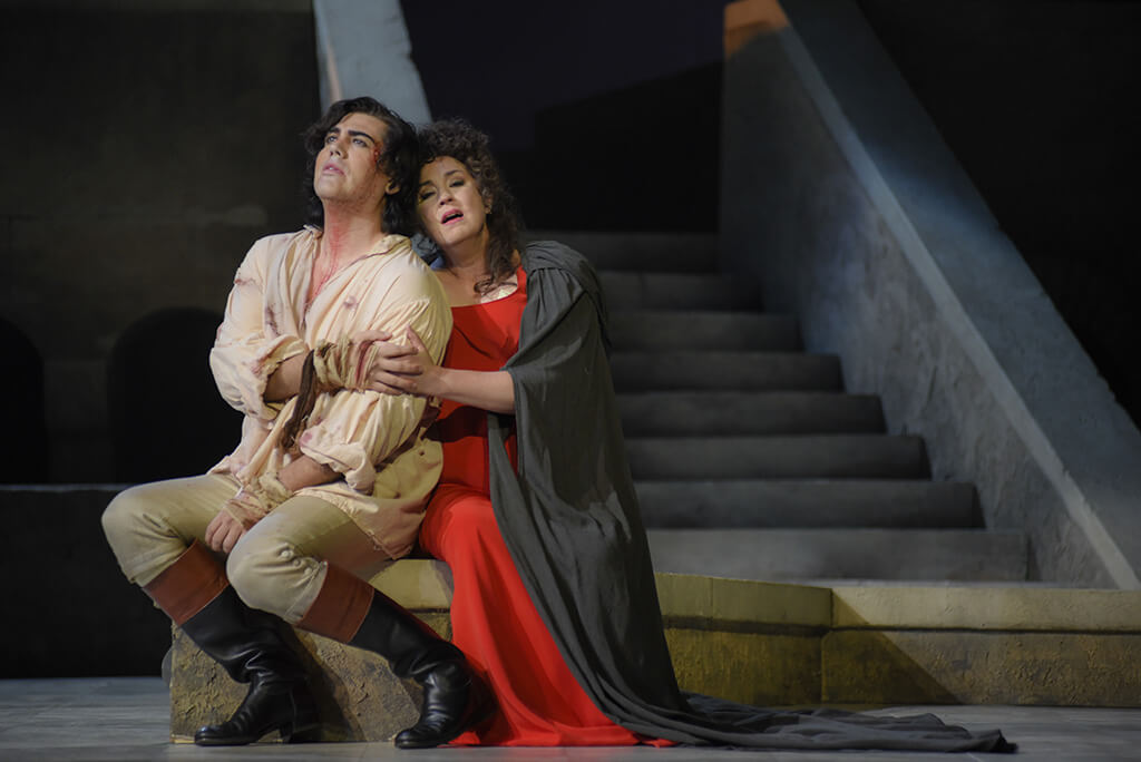 Si l’opéra Tosca nous replonge en 1800, il nous amène aussi dans une réalité actuelle qui met en scène de nombreux éléments similaires. (Crédit photo: Yves Renaud)