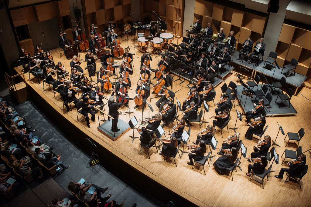 L’Orchestre symphonique de McGill est à surveiller cette saison, tout comme sa programmation éclectique qui promet de belles découvertes musicales. (Crédit photo : Tam Lan Truong)