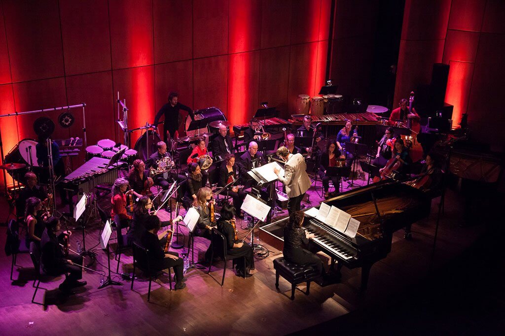 La SMCQ a ouvert hier soir sa 52ème saison dont la série Hommage sera consacrée au compositeur José Evangelista, sous la direction de Walter Boudreau. (Crédit: Andrea Cloutier).