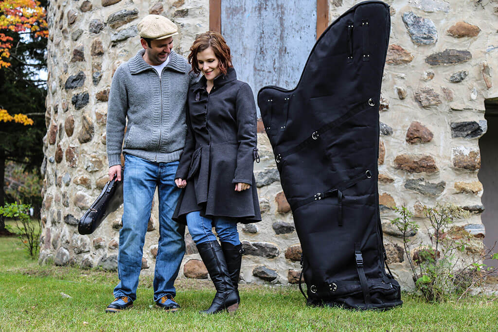 Couple et parents d'une petite fille, Antoine Bareil et Valérie Milot aiment beaucoup faire de la musique ensemble. Ils ont enregistré deux albums en duo auparavant. (Crédit: Katherine Pelletier)
