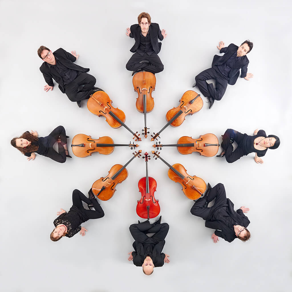 Les huit violoncellistes de l'ensemble belge Ô Celli présente les musiques marquantes de l'histoire du cinéma, mercredi 18 octobre, 19 h 30, salle Bourgie. (Crédit: Benjamin Brolet)