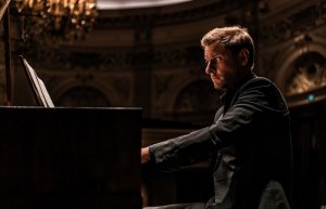 Kristian Bezuidenhout