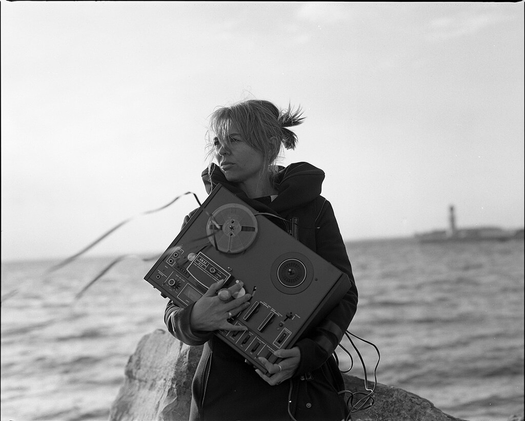 Nicole Lizée a composé La terre a des maux, pièce qui sera créée par l'OSM le 26 avril dans le cadre du concert Contes et légendes du Nord. (Crédit: Murray Lightburn)