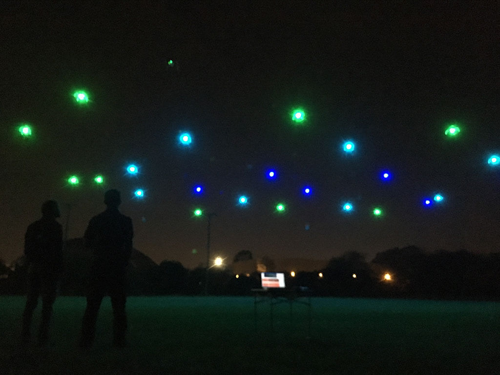 Une chorégraphie lumineuse de drones viendra conclure le concert de l'OSQ du 25 juillet, au Domaine Maizerets. (Photo: courtoisie de Noctura)