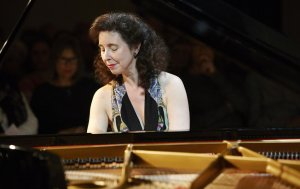 La pianiste canadienne Angela Hewitt présentera au récital Bach au Festival de Lanaudière cette année. (Photo: Ole Christiansen