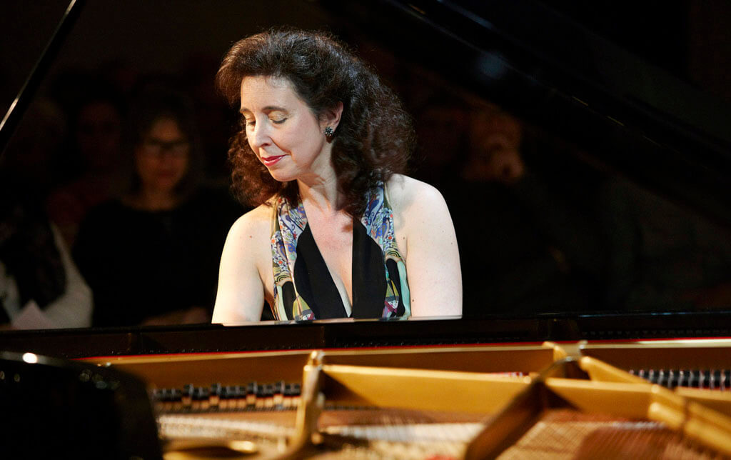 La pianiste canadienne Angela Hewitt présentera au récital Bach au Festival de Lanaudière cette année. (Photo: Ole Christiansen
