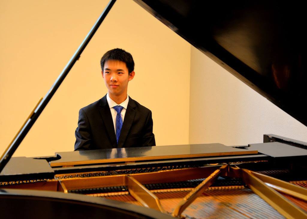 Le jeune pianiste de Toronto Raymond Huang a remporté la victoire dans la catégorie des 15-18 ans. (Photo: courtoisie du CMC-Canimex)