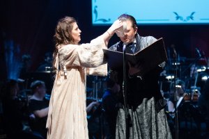 Anne-Marine Suire et Hugo Laporte dans le Fantôme de l'opéra au Monument-National. (Crédit: Inès Jussaume)