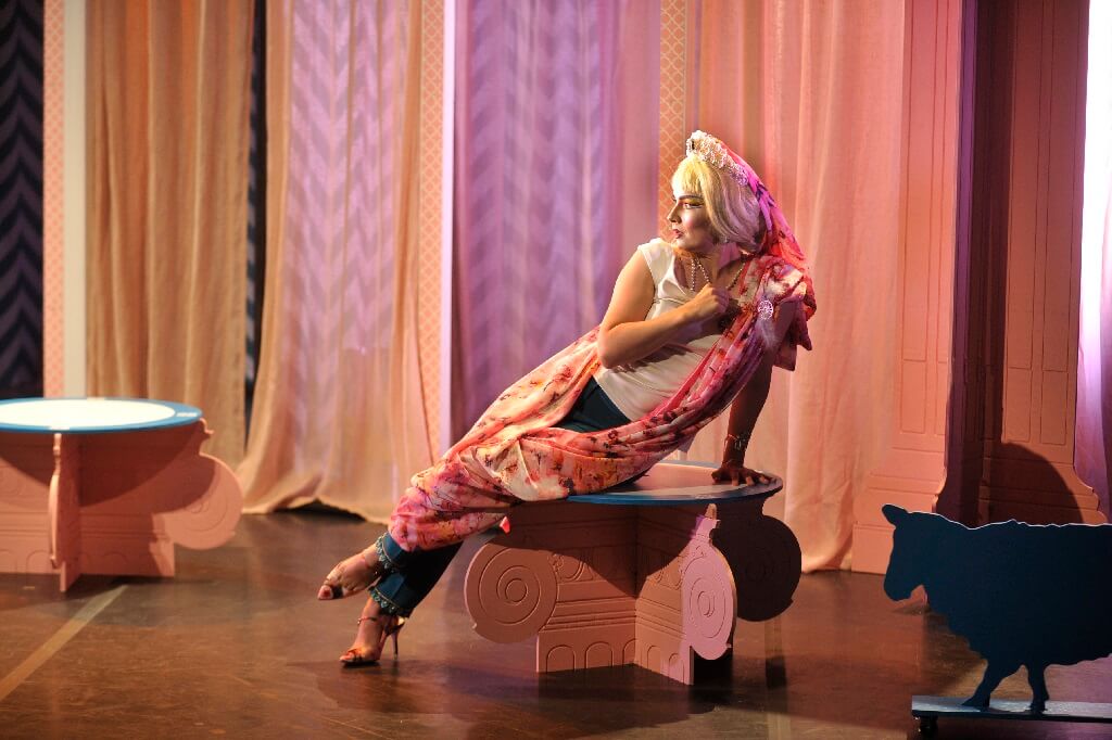 Maude Côté-Gendron dans La Belle Hélène. (Crédit: Louise Leblanc)