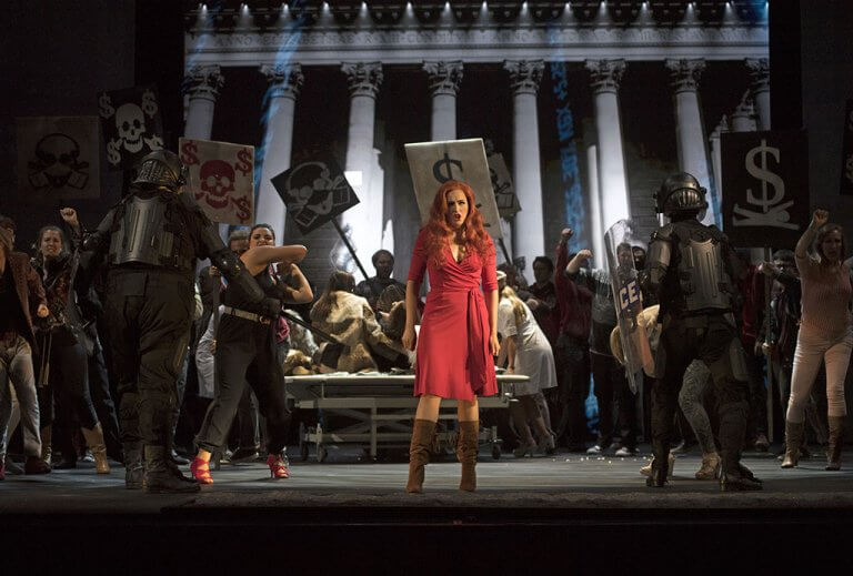 Caroline Bleau dans Another Brick in the Wall à Cincinnnati. (Photo: Cincinnati Opera)