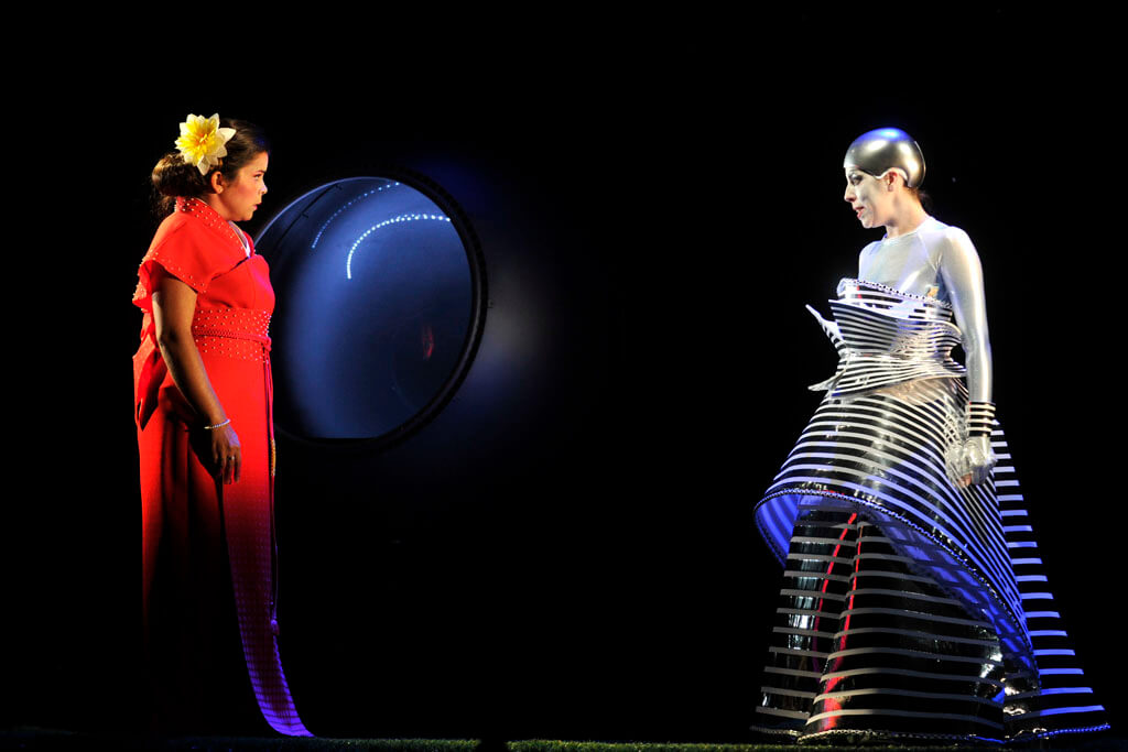 La Flûte enchantée de Mozart dans une mise en scène de Robert Lepage est présentée à guichets fermés cette semaine au Festival d'opéra de Québec. (Crédit: Louise Leblanc)