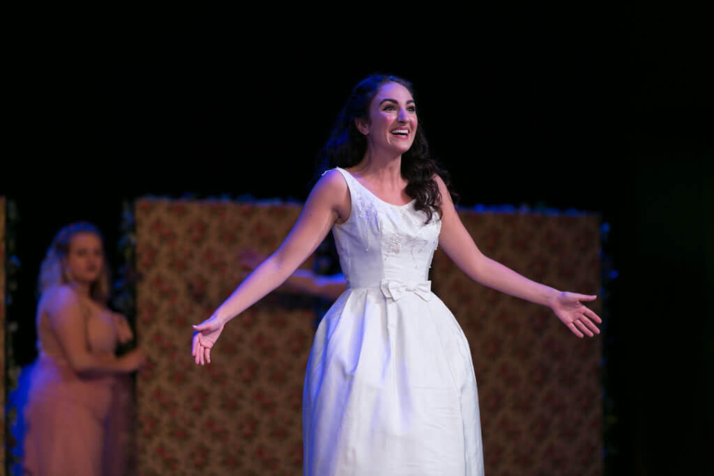 Maria Lacey dans le rôle de Cendrillon. (Crédit: Pierre-Étienne Bergeron)