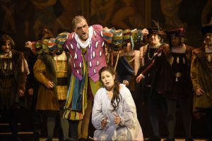 James Westman et Myriam Leblanc dans Rigoletto à l'Opéra de Montréal, septembre 2018. (Crédit: Yves Renaud)