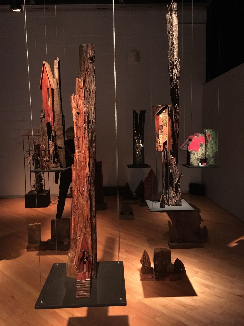 L'exposition La Voix, espace public est constituée de sculptures sonores signées André Pappathomas. (Crédit: Virginie Savard)