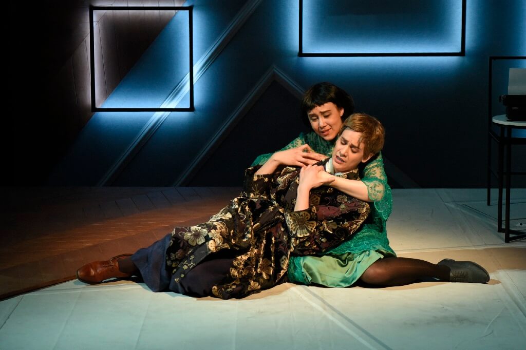 Il y a eu Roméo & Juliette, Héloïse & Abélard. Désormais, il y aura Gertrude & Alice grâce à « Twenty-Seven » qui relate, sur une partition originale de Ricky Ian Gordon, un amour féminin aussi fort que toutes les histoires d’amour du monde, peu importe leur genre. (Photo: Yves Renaud)