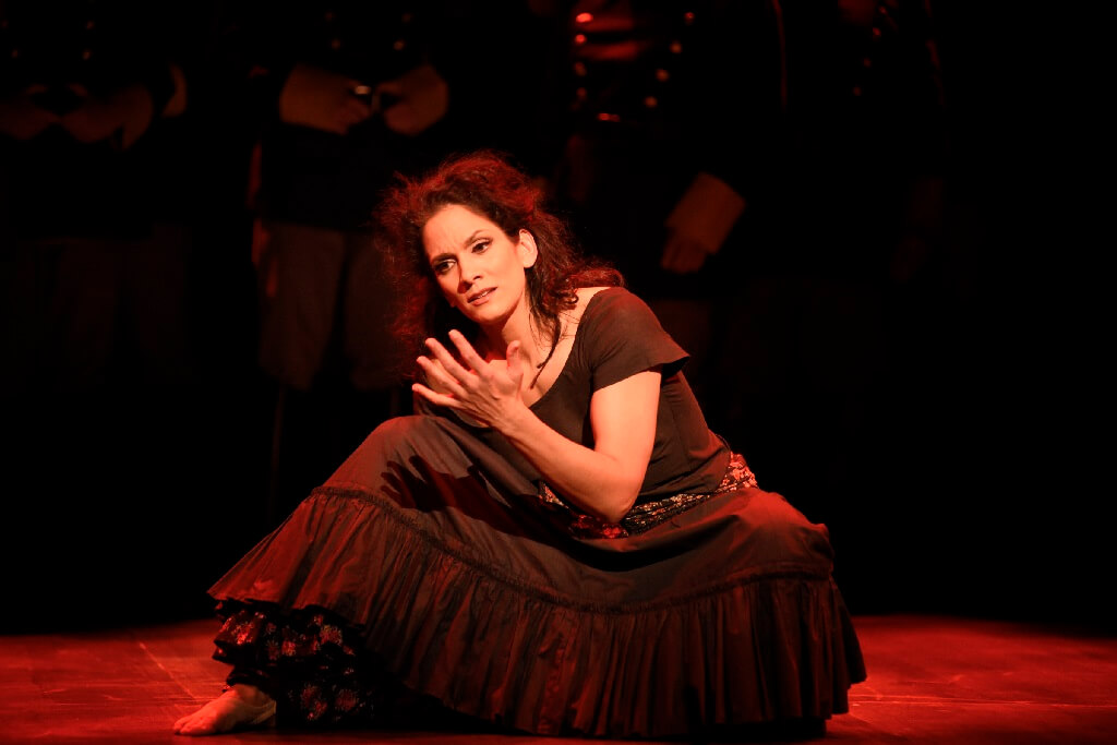 Krista de Silva dans Carmen, Opéra de Montréal, mai 2019. (Photo: Yves Renaud)