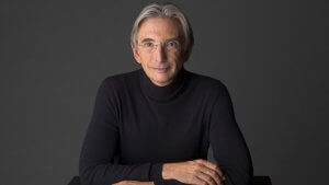 Le chef américain Michael Tilson Thomas. (Photo : Art Streiber).
