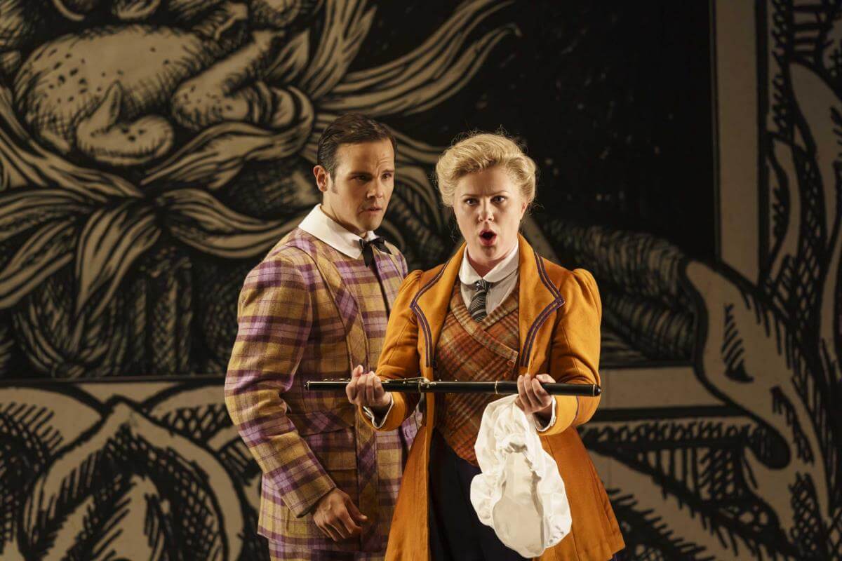 Tamino (David Portillo) et Pamina (Sofia Fomina) (Photo: Bill Cooper)