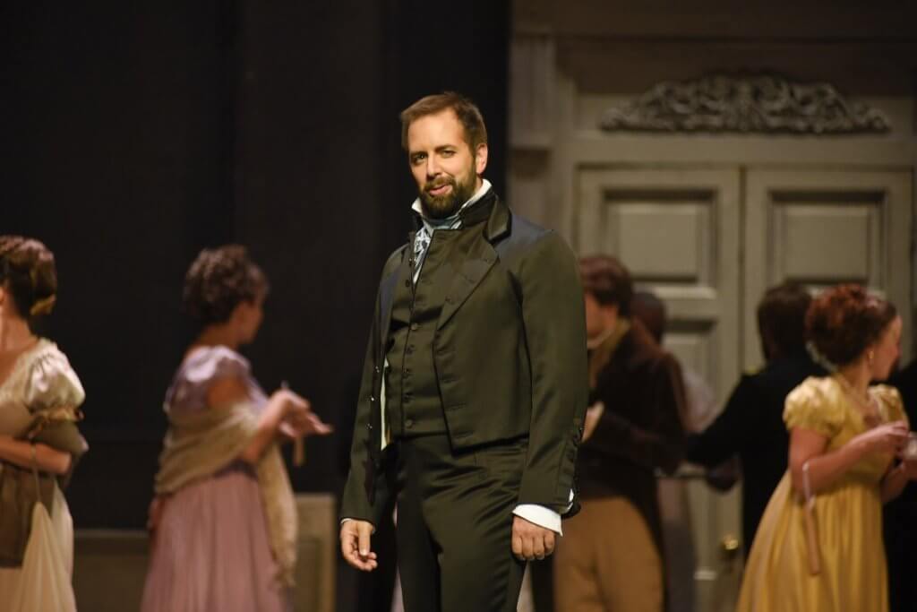 Étienne Dupuis interprète le rôle titre dans Eugene Onéguine, du 14 au 22 septembre à l'Opéra de Montréal. (Photo: Yves Renaud)