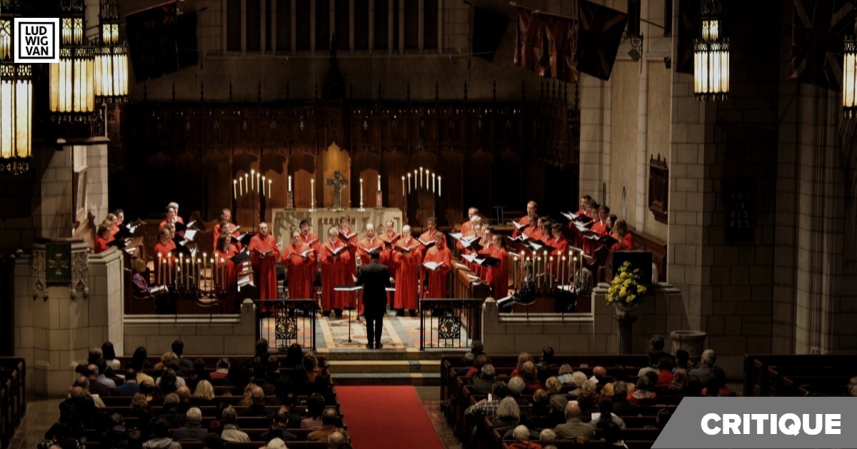 Le Choeur de l'église St. Andrew et St. Paul présentait les Vêpres de Rachmaninov à la lueur des chandelles. (Photo : Noémie Tremblay-Lamontagne)