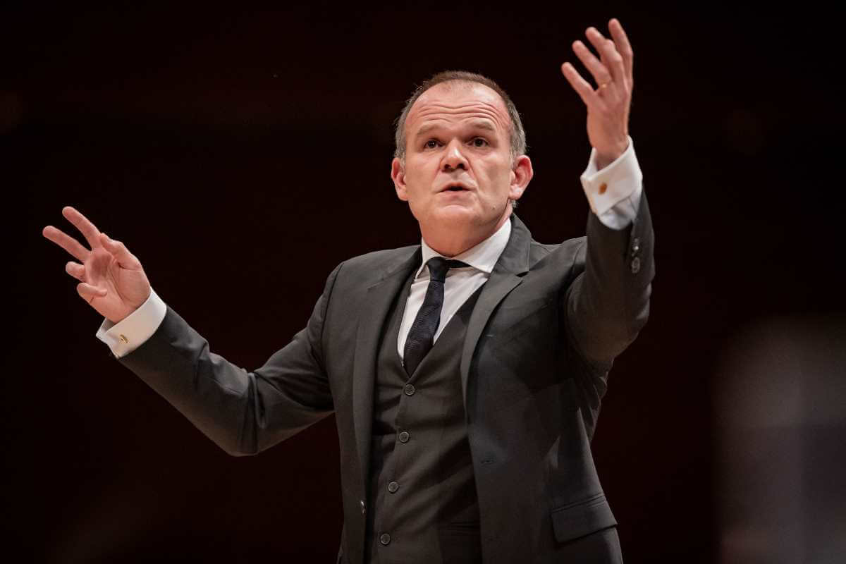 François-Xavier Roth dirigeait l'OSM pour le concert "Une vie de héros", 30 octobre 2019. (Photo: Antoine Saito)