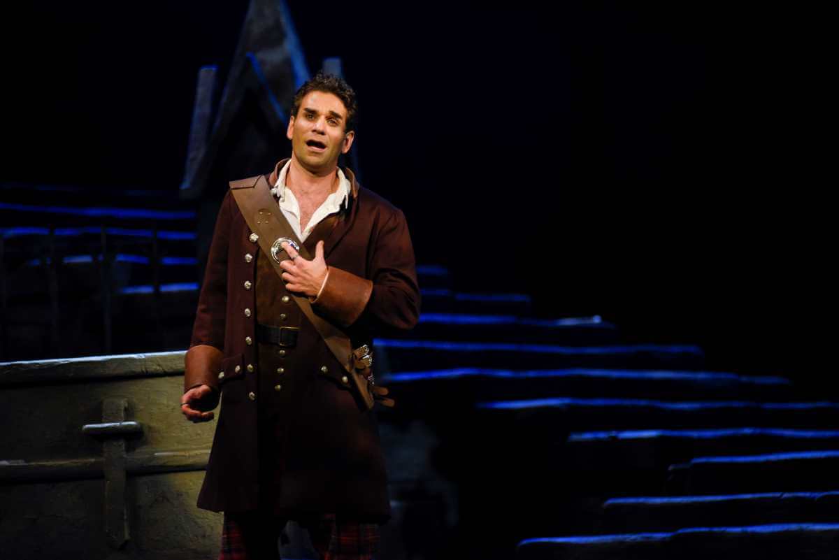 Frédéric Antoun, dans le rôle d'Edgardo, Lucia di Lammermoor, Opéra de Montréal, novembre 2019. (Photo: Yves Renaud)