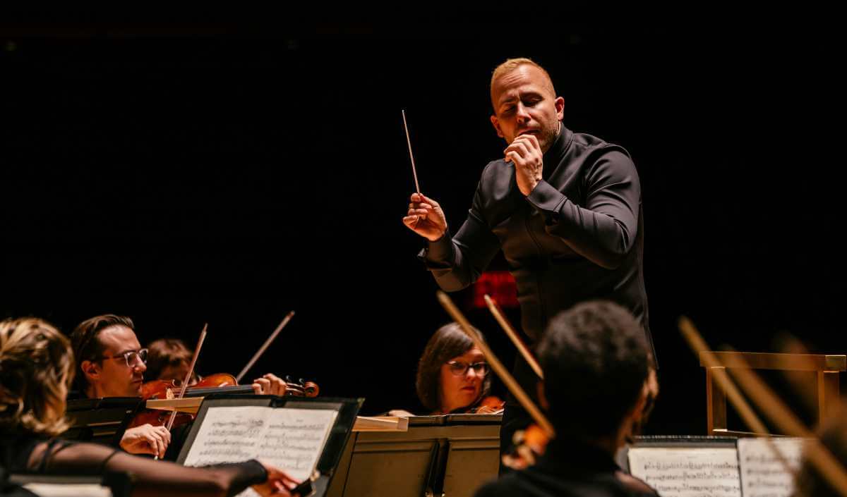 Yannick Nézet-Séguin dirigeant l'Orchestre Métropolitain au Verizon Hall, Philadelphie, 24 novembre 2019 (Photo : François Goupil)