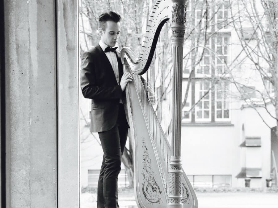 Matt Dupont, harpiste. (Photo: courtoisie de la Chapelle historique)