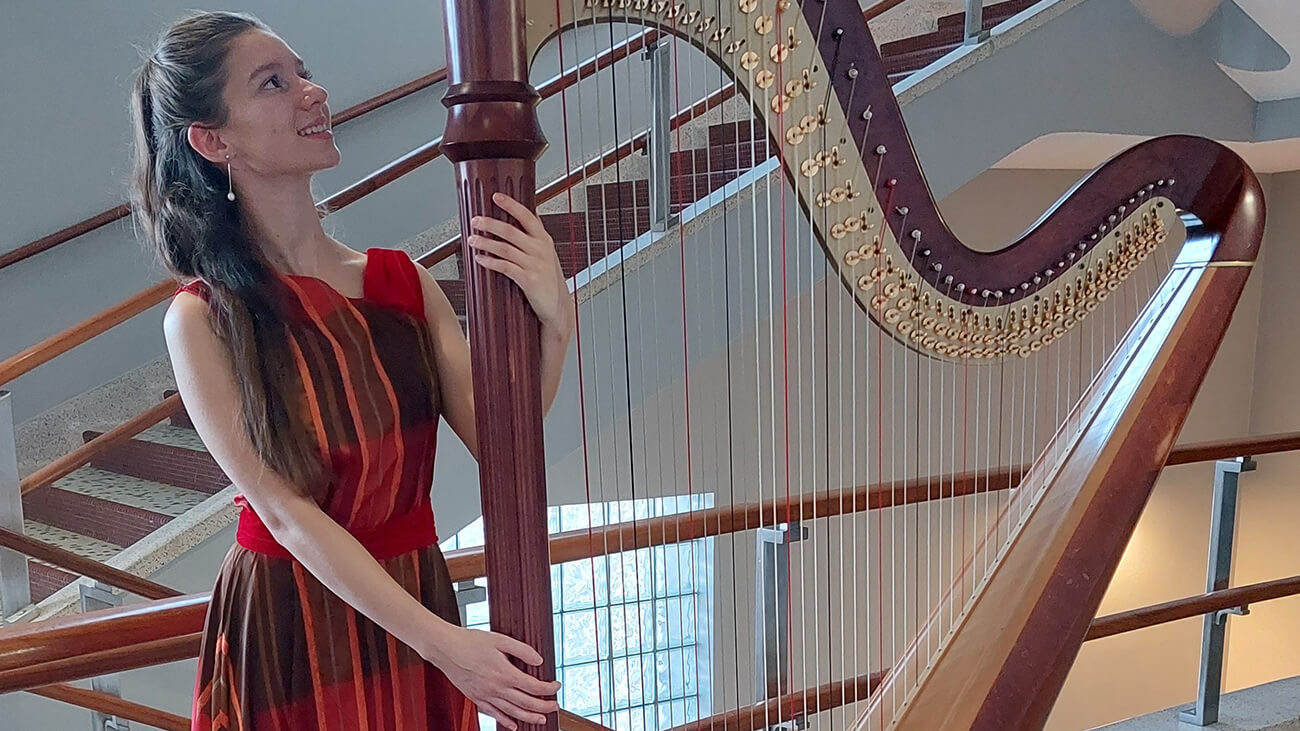 Amaëlle Savary, harpiste