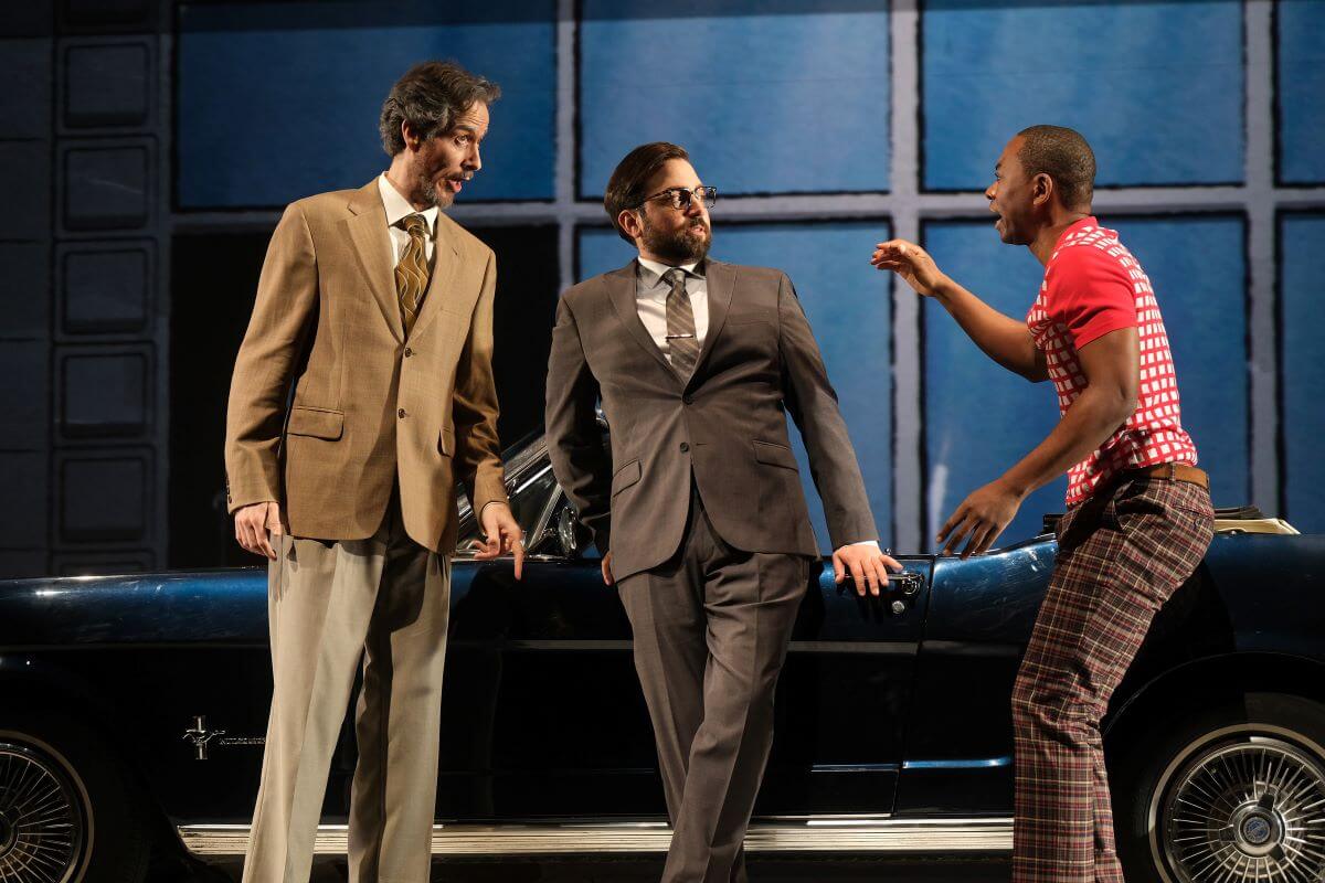 Don Pasquale à l'Opéra de Québec: Olivier Déjean (Don Pasquale), Hugo Laporte (Malatesta), Patrick Kabongo (Ernesto). (Photo: Louise Leblanc)