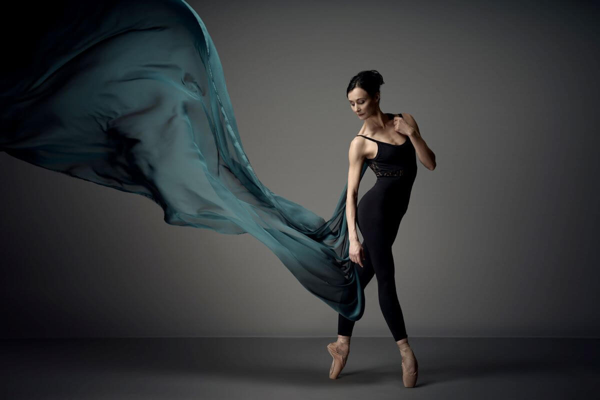 La danseuse Myriam Simon (Photo: Sasha Onyshchenko)