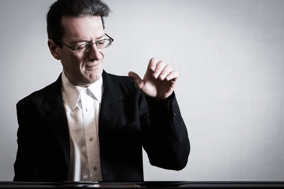 Llyr Williams, pianiste (Photo: courtoisie)