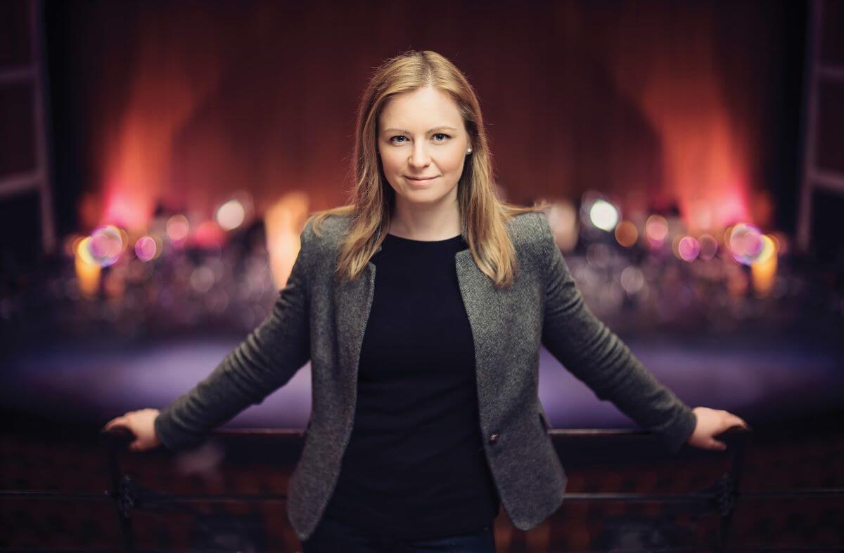 Gemma New, cheffe d'orchestre, dirigera l'OSM cette semaine dans Les Planètes de Holst. (Photo: Anthony Chang)