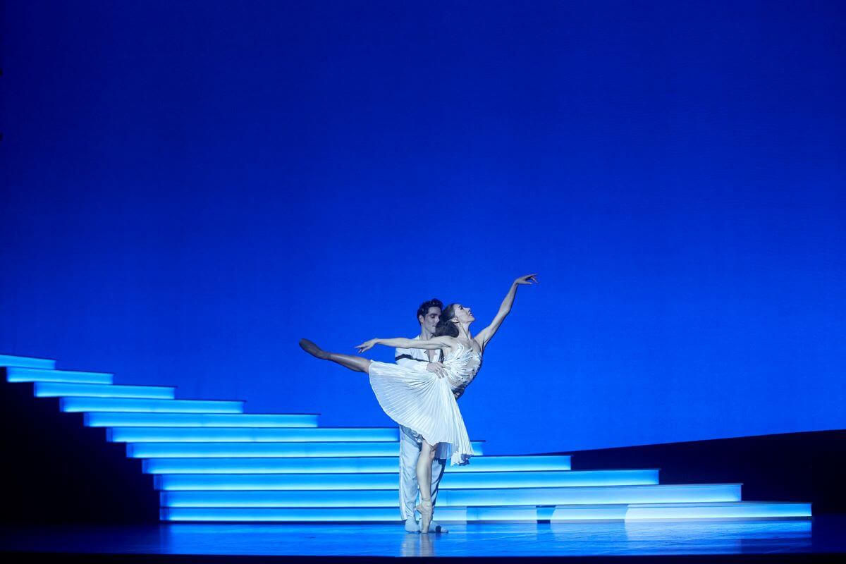 Le Pas de deux du ballet Cendrillon de Prokofiev tel que présenté aux Grands Ballets canadiens en 2023. (Photo : courtoisie)