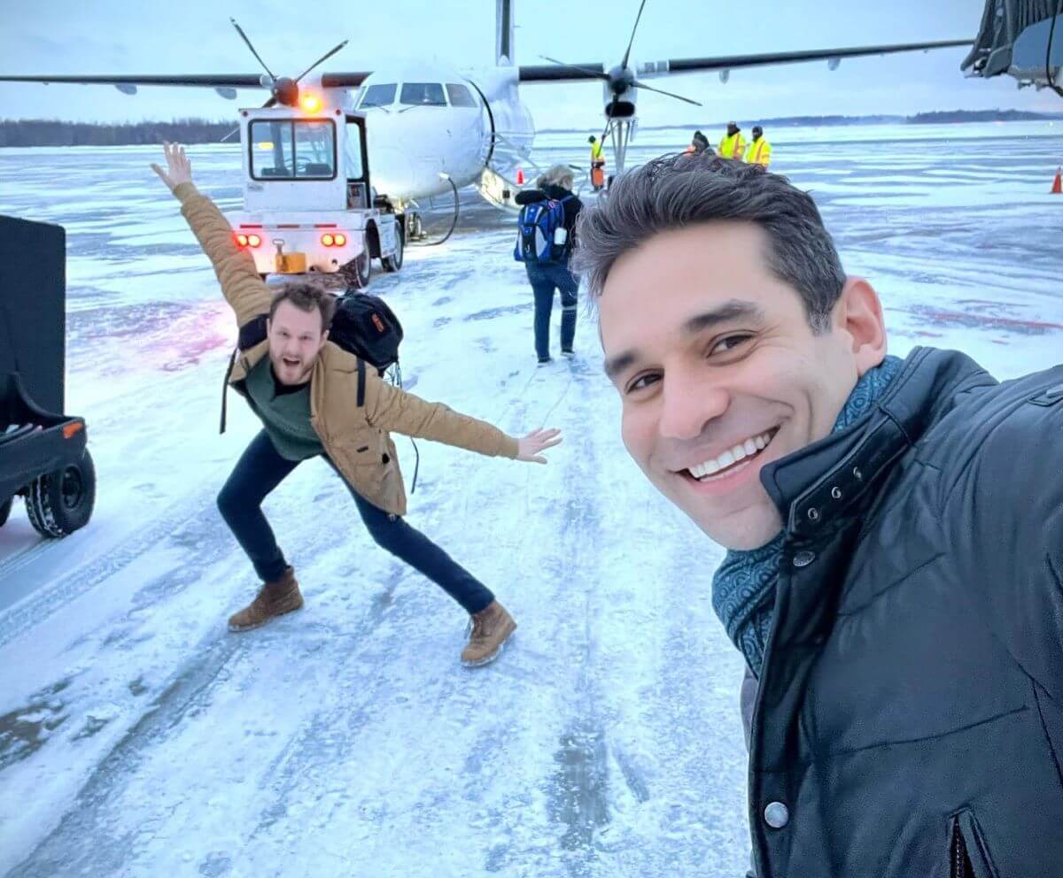 Frédéric Antoun et Philip Sly en route vers Paris par la force de leurs propres ailes. (Photo : page Facebook de l'artiste)