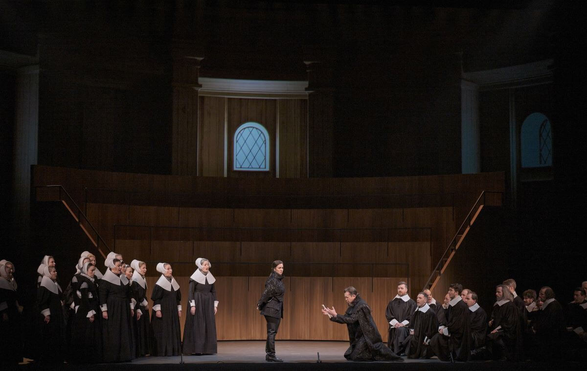 Le choeur, bien préparé et musicalement impeccable (Photo : Vivien Gaumand)