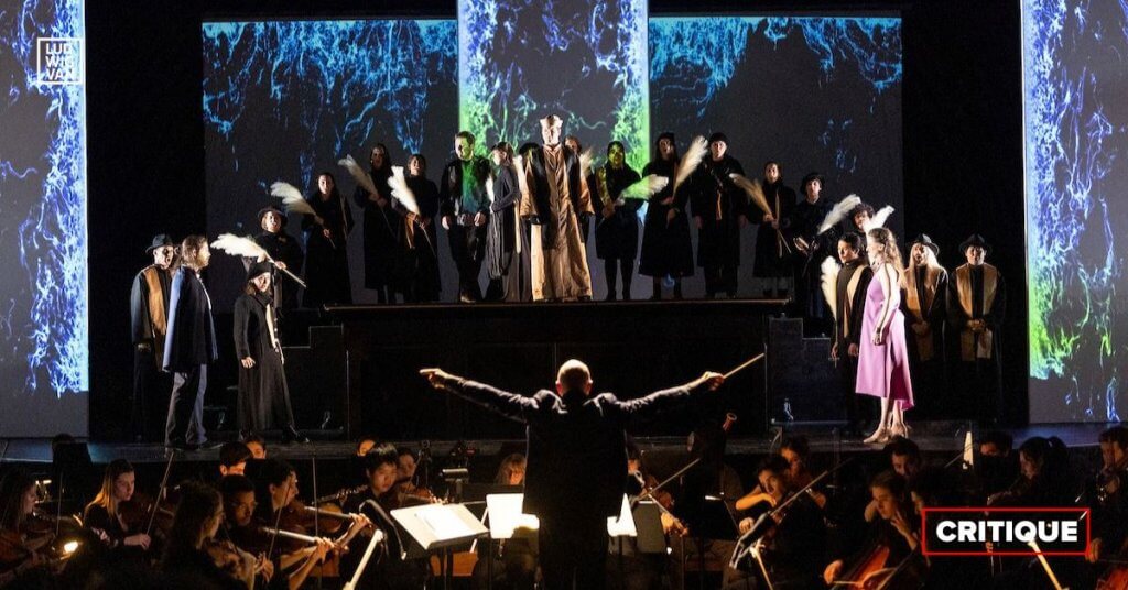 Les chanteurs et l'orchestre de la Faculté de musique de l'Université de Montréal sous la direction de Jean-François Rivest. (Photo : Dominick Gravel)