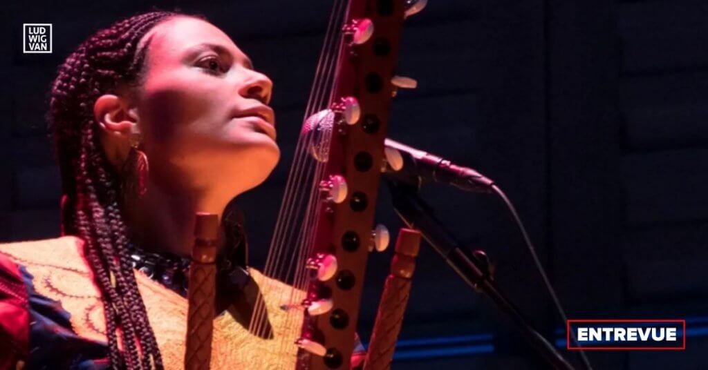 Sona Jobarteh, joueuse de kora et compositrice, modernise la musique de Gambie. (Photo : site web de l'artiste)