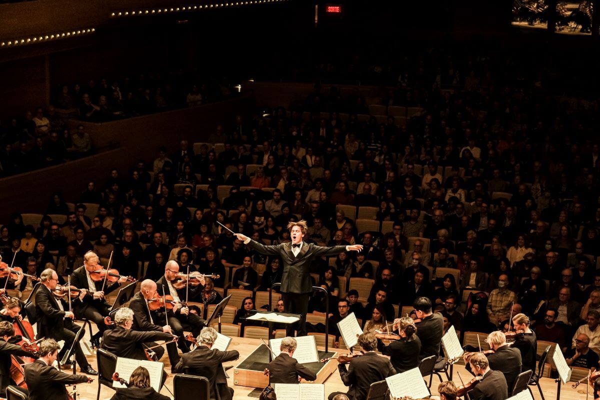 Klaus Mäkelä et l'Orchestre de Paris à la Maison symphonique le 19 mars 2024. (Photo : Mathias Benguigui)