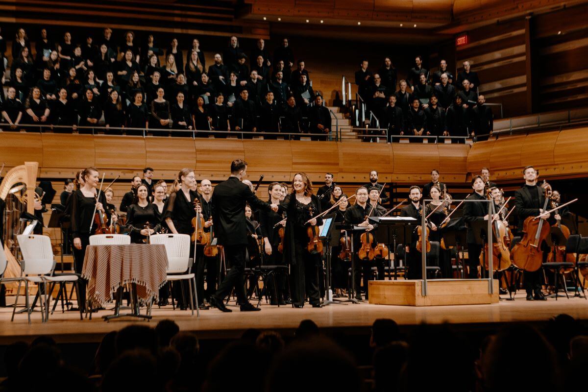 L'OPCM sur scène à la Maison symphonique (Photo : Brenden Friesen)