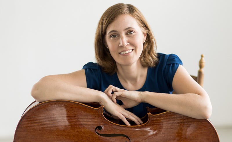 Notre nouvelle collaboratrice Catherine Mathieu est passionnée par l'enseignement de la musique aux adultes. (Photo : Marrie Eve)