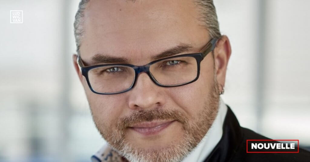 Airat Ichmouratov dirige l'OSQ et Jean-Philippe Sylvestre dans la création mondiale de son concerto pour piano. (Photo : Mireille Gaza)