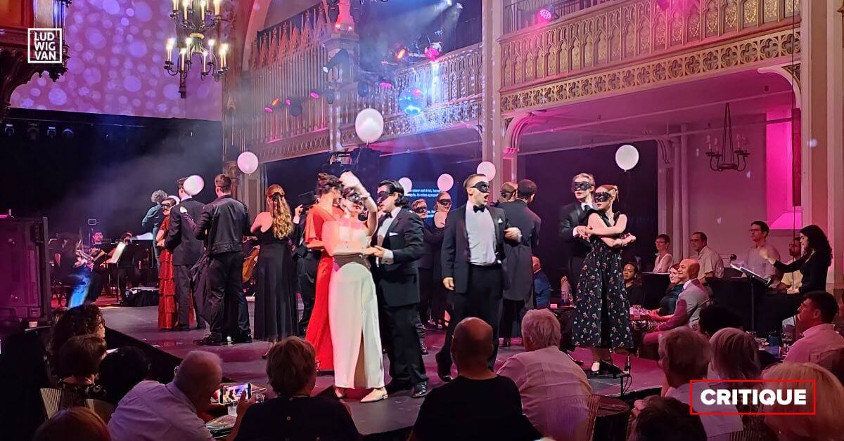 La chauve-souris dans la mise en scène de Lorraine Pintal présentée par les stagiaires de l'ICAV au salon Richmond. (Photo : Baptiste Jehl)
