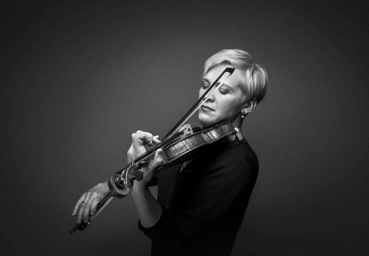 Vineta Sareika, première femme violon solo de l'Orchestre philharmonique de Berlin. (Photo : site web de l'artiste)
